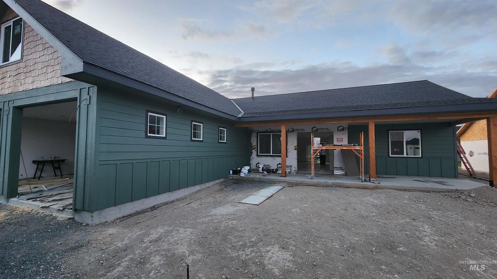 Photo of 1719 Pathway Ct, Lewiston, ID 83501 (MLS # 98953997)