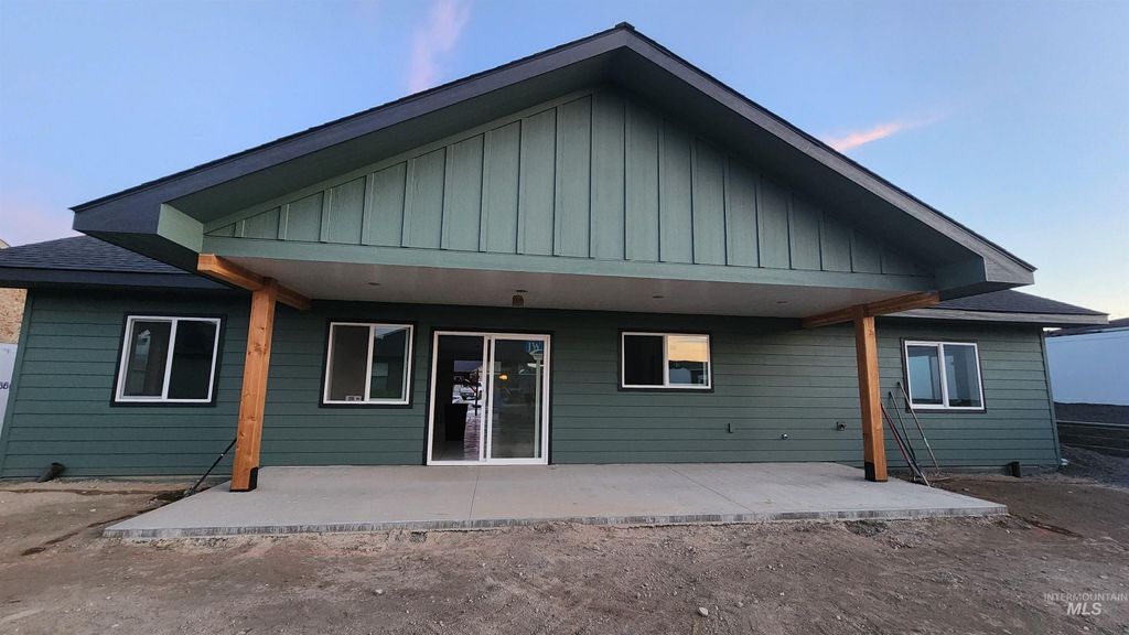 Photo of 1719 Pathway Ct, Lewiston, ID 83501 (MLS # 98953997)