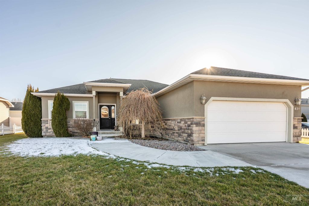 Photo of 431 Pratt Pl, Burley, ID 83318 (MLS # 98972624)