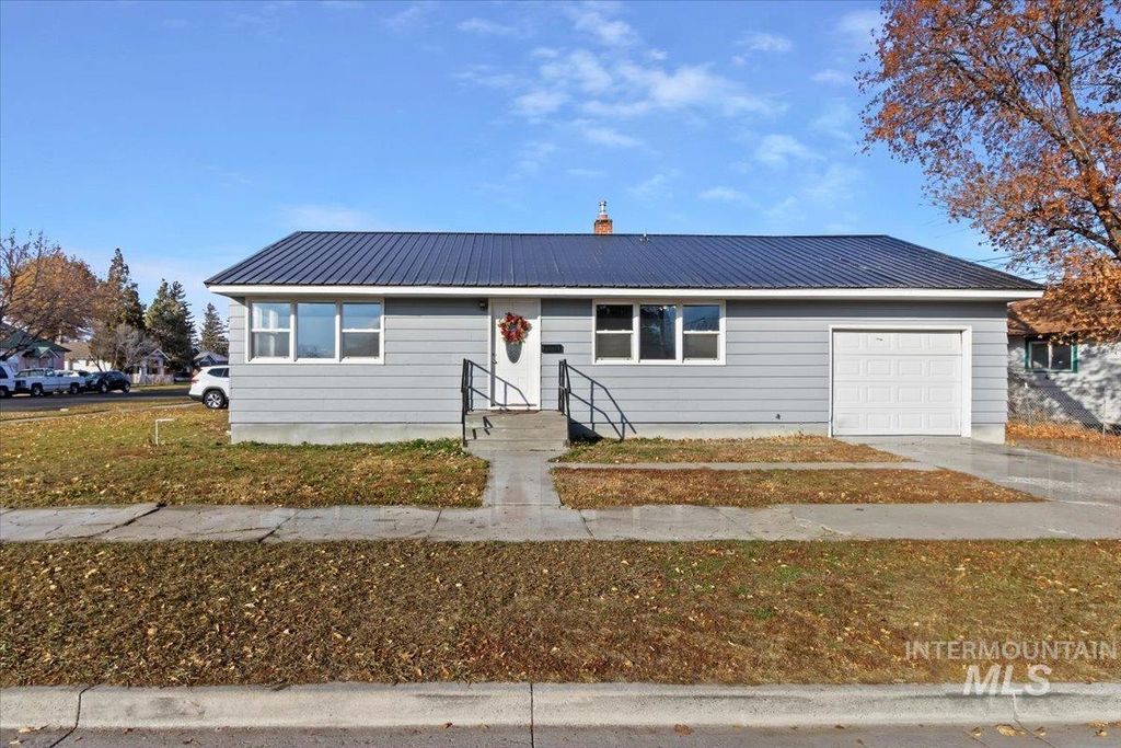 Photo of 502 E 13th St, Burley, ID 83318 (MLS # 98968903)