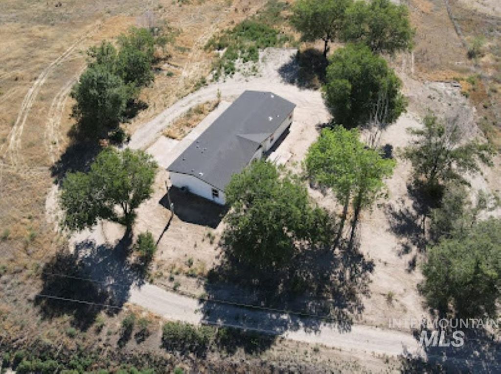 Photo of 2940 1st Lane E, Parma, ID 83660 (MLS # 98935418)