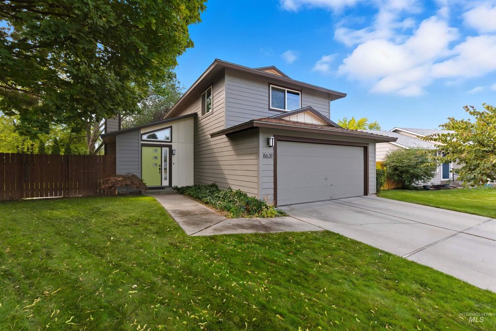 Photo of 8631 W Canterbury St, Boise, ID 83704 (MLS # 98964409)