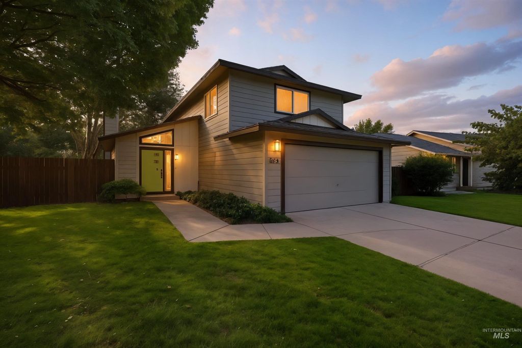 Photo of 8631 W Canterbury St, Boise, ID 83704 (MLS # 98964409)