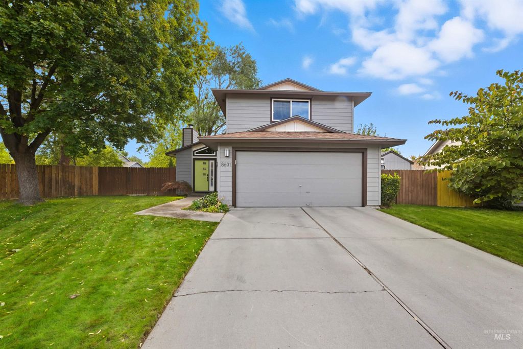 Photo of 8631 W Canterbury St, Boise, ID 83704 (MLS # 98964409)