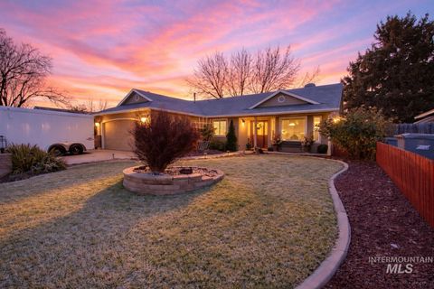 Photo of 9249 W Carousel St, Boise, ID 83709 (MLS # 98971801)