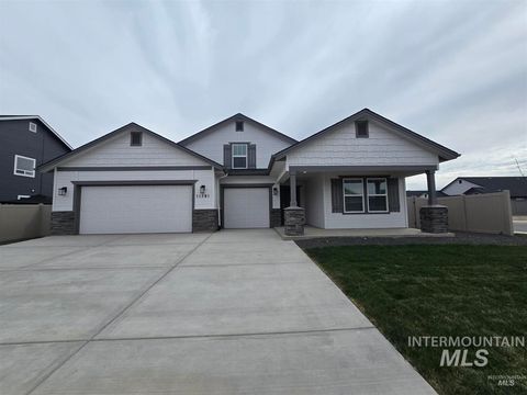 Photo of 1588 SW Silverstone Ave, Mountain Home, ID 83647 (MLS # 98955146)