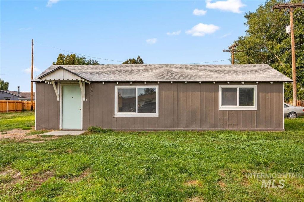 Photo of 602 W Nevada Ave, Homedale, ID 83628 (MLS # 98961207)