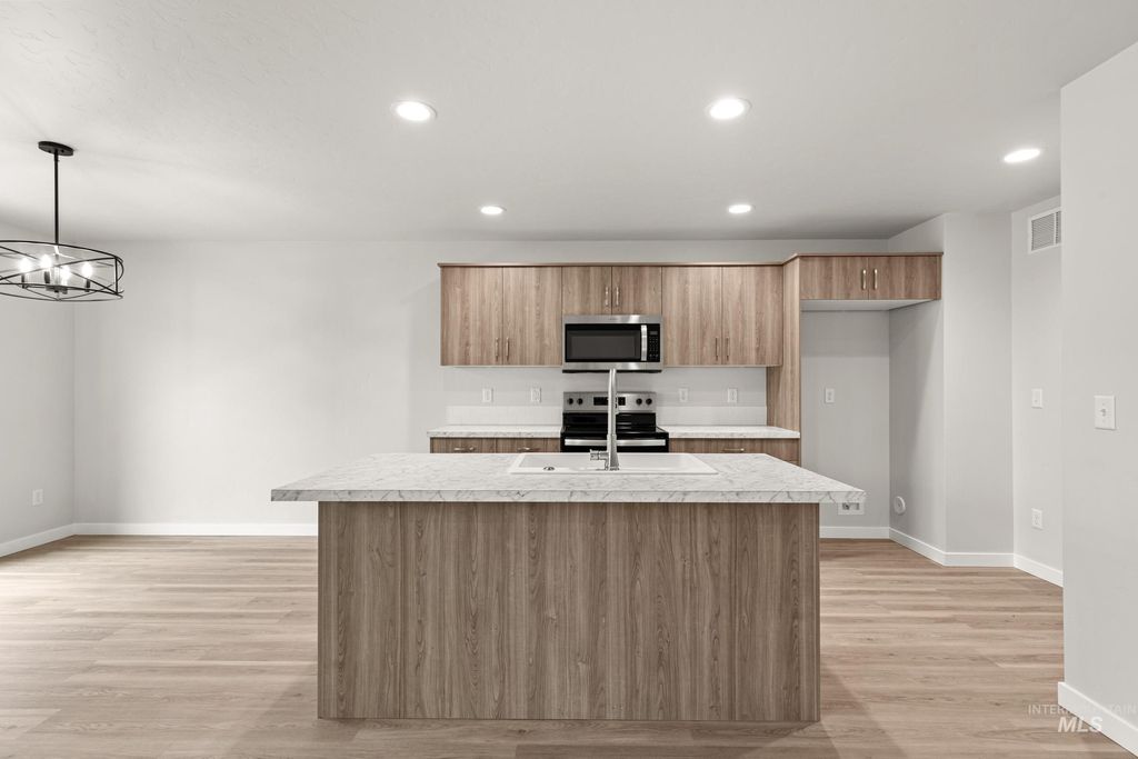 Photo of 310 Whitetail Ave, Horseshoe Bend, ID 83629 (MLS # 98973288)