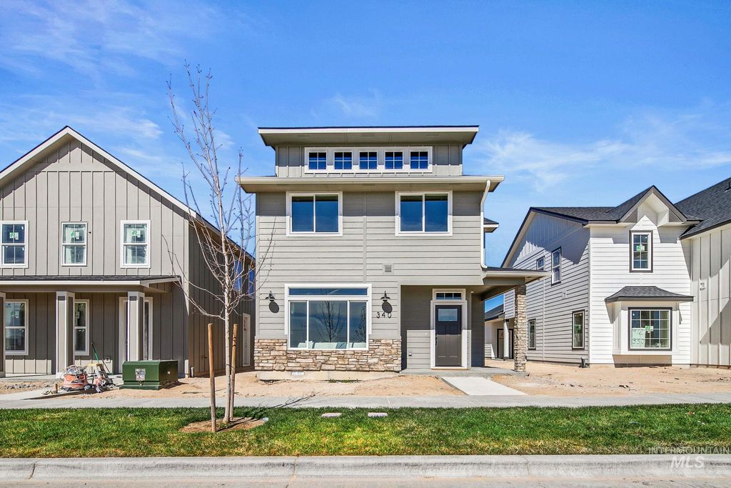 Photo of 340 E Mayfield Springs Blvd, Mayfield, ID 83761 (MLS # 98979862)