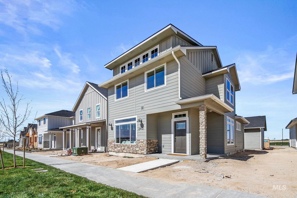 Photo of 340 E Mayfield Springs Blvd, Mayfield, ID 83761 (MLS # 98979862)