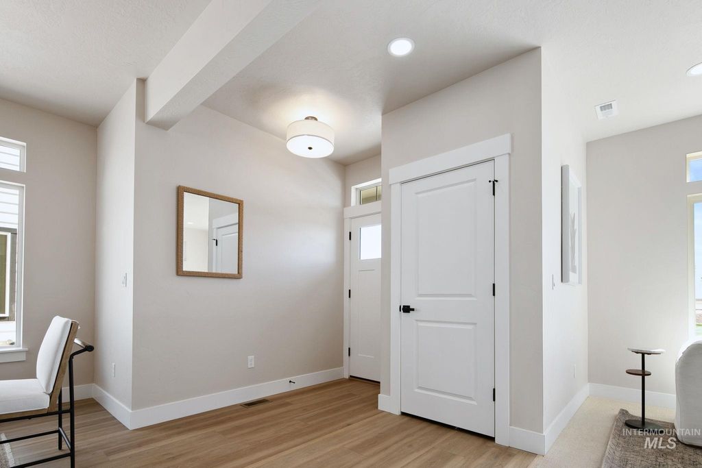 Photo of 340 E Mayfield Springs Blvd, Mayfield, ID 83761 (MLS # 98979862)