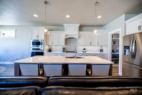 Photo of 882 E Pascua Dr, Kuna, ID 83634 (MLS # 98977235)