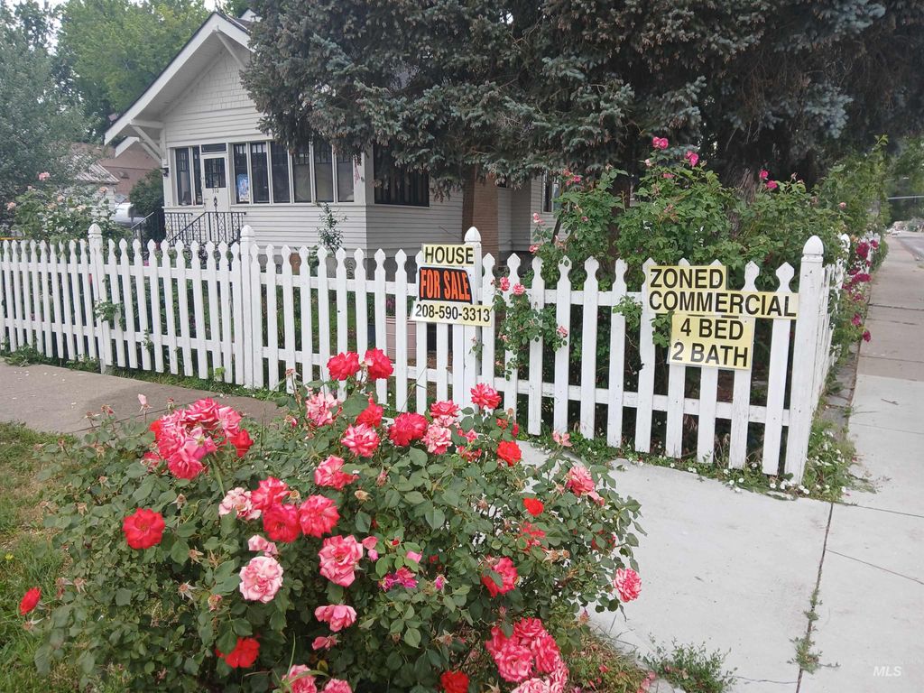 Photo of 310 N 9th E, Mountain Home, ID 83647 (MLS # 98974917)