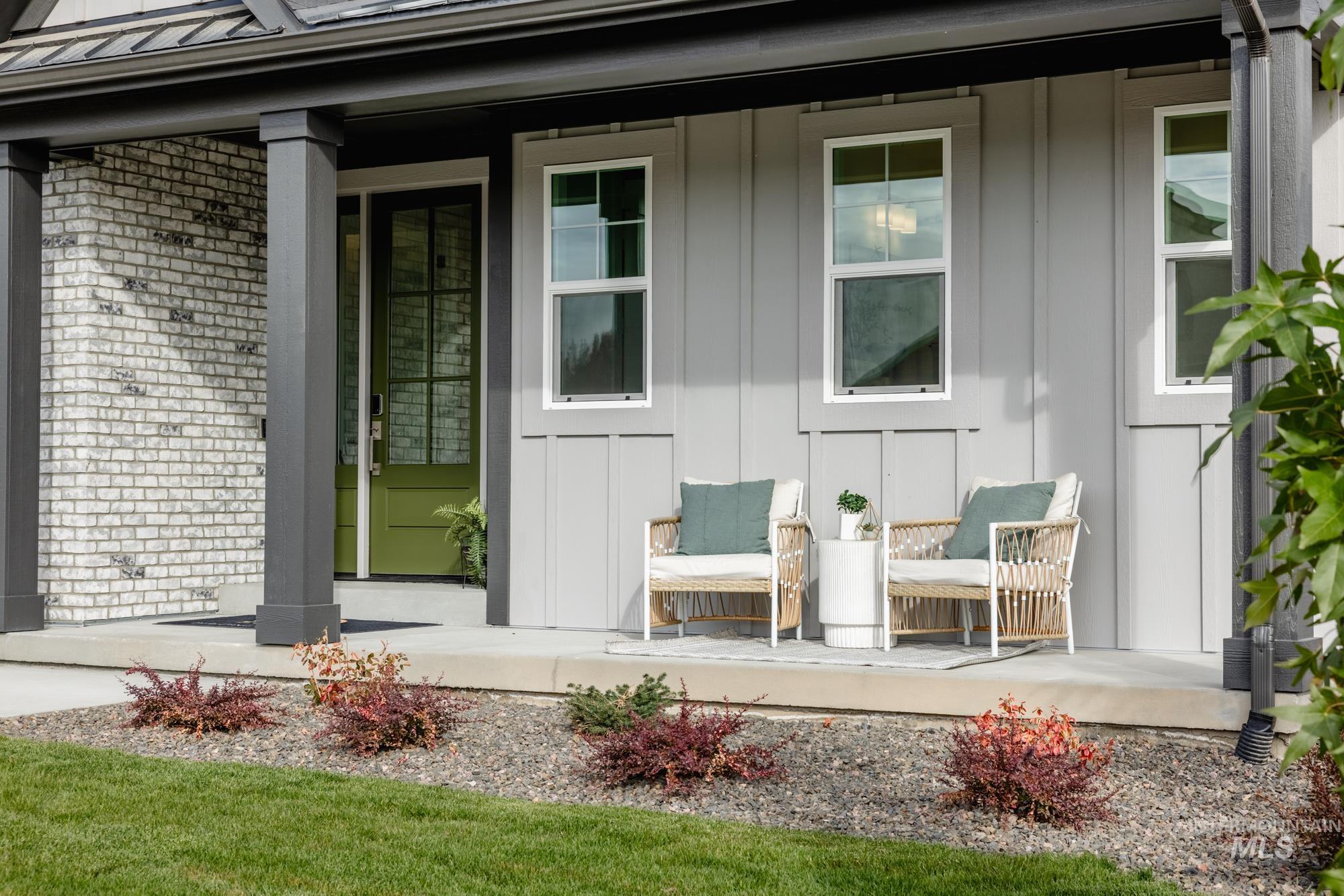 9822 W Delta Brook St