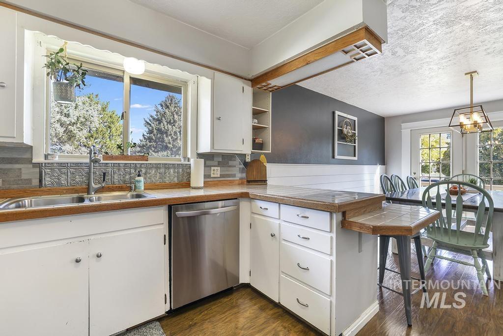 1572 Briarwood Ln.