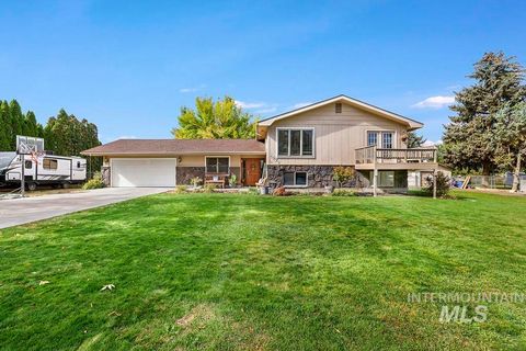 1572 Briarwood Ln. Twin Falls ID 83301