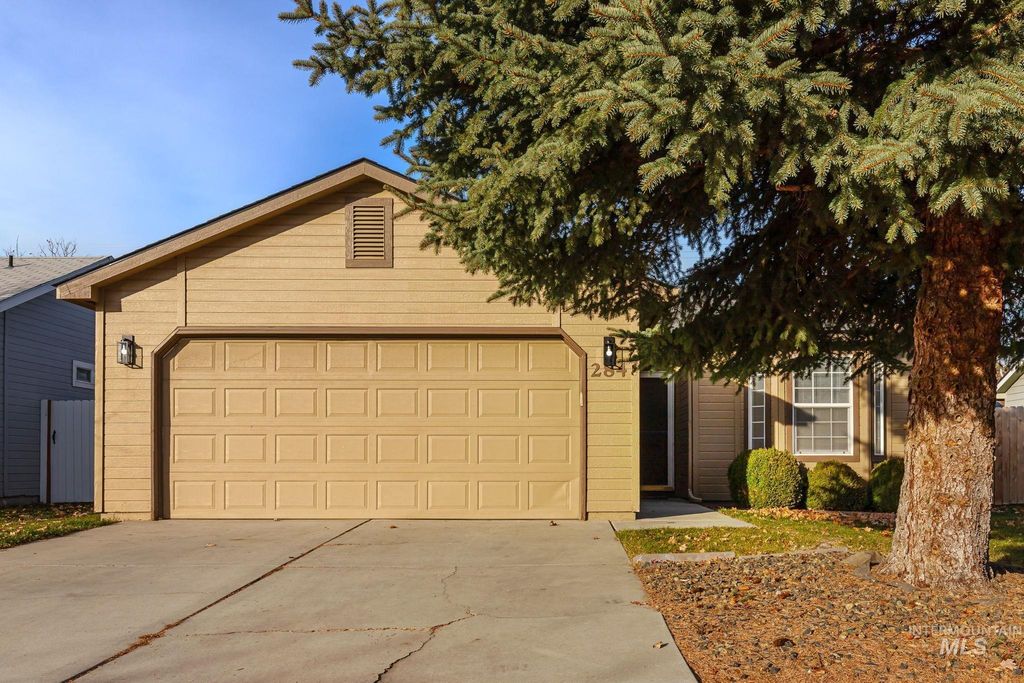 Photo of 284 W Hesston St, Kuna, ID 83634 (MLS # 98969634)