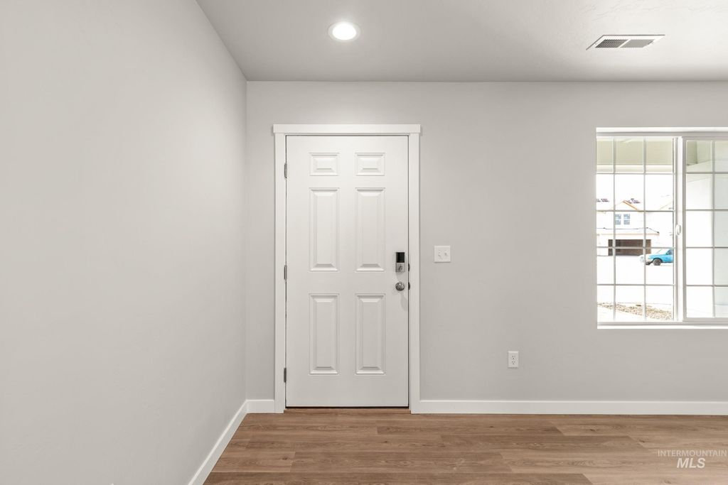 Photo of 13704 Redway Ct, Caldwell, ID 83607 (MLS # 98979265)