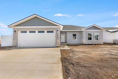 Photo of 2018 Regan St, Jerome, ID 83338 (MLS # 98972687)