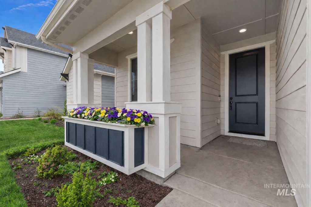 Photo of 12541 W Shortcreek St, Star, ID 83669 (MLS # 98980654)