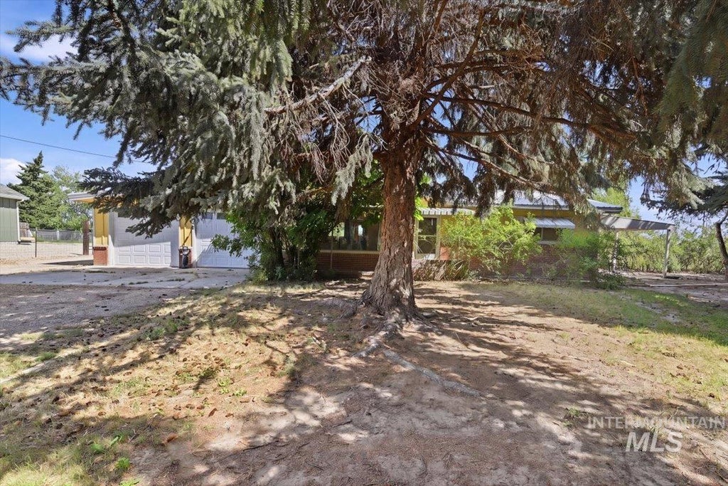 Photo of 16622 Logan St, Caldwell, ID 83607 (MLS # 98992949)