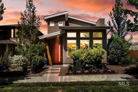 Photo of 3003 S Brookridge Way, Boise, ID 83716 (MLS # 98988779)
