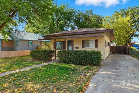 Photo of 625 N 6th St, Payette, ID 83661 (MLS # 98965208)