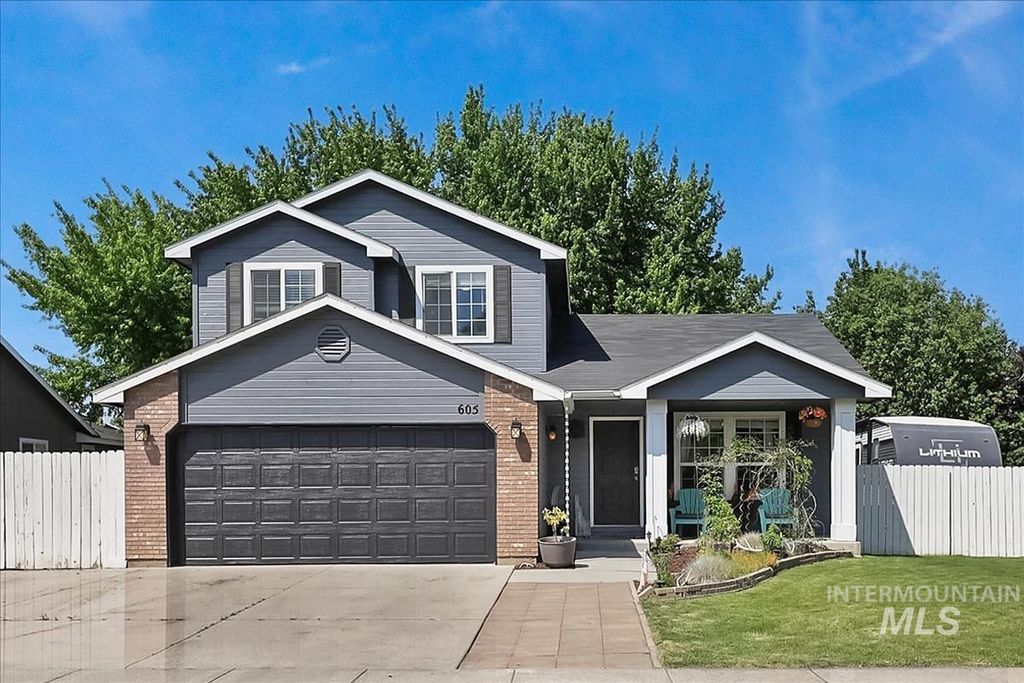 Photo of 605 Cornwall Way, Fruitland, ID 83619 (MLS # 98986340)