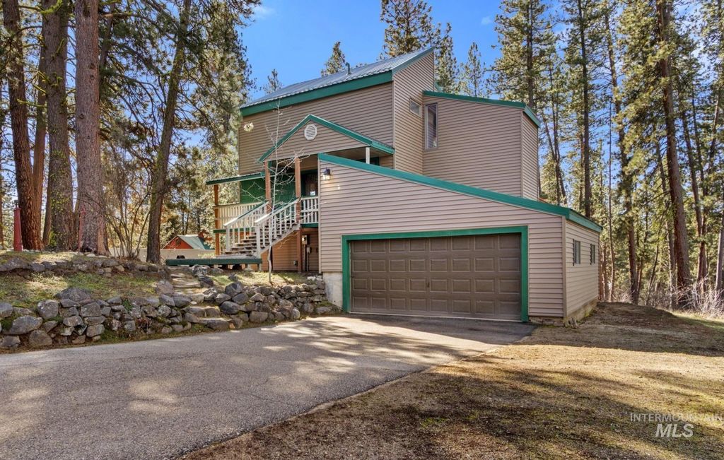 Photo of 7 Elderberry Circle, Idaho City, ID 83631 (MLS # 98976912)