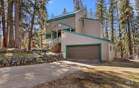 Photo of 7 Elderberry Circle, Idaho City, ID 83631 (MLS # 98976912)
