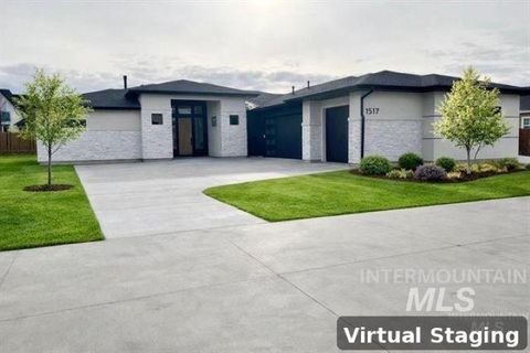 Photo of 1517 Mountain View Dr, Twin Falls, ID 83301 (MLS # 98968095)
