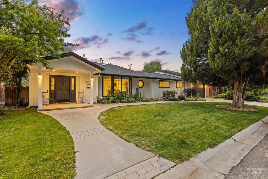 Photo of 2710 S Augusta Street, Boise, ID 83705 (MLS # 98997093)