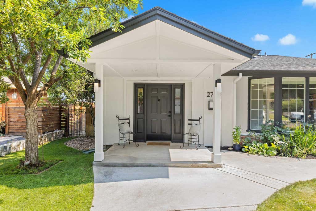 Photo of 2710 S Augusta Street, Boise, ID 83705 (MLS # 98997093)