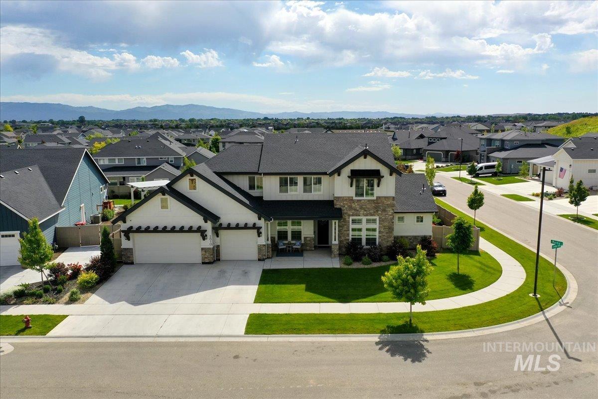 2610 E Lodge Trail Dr
