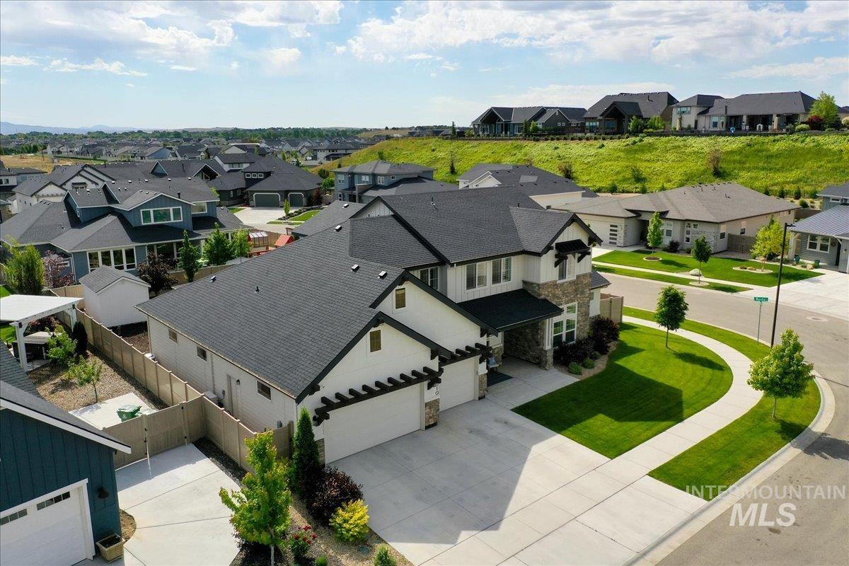 2610 E Lodge Trail Dr