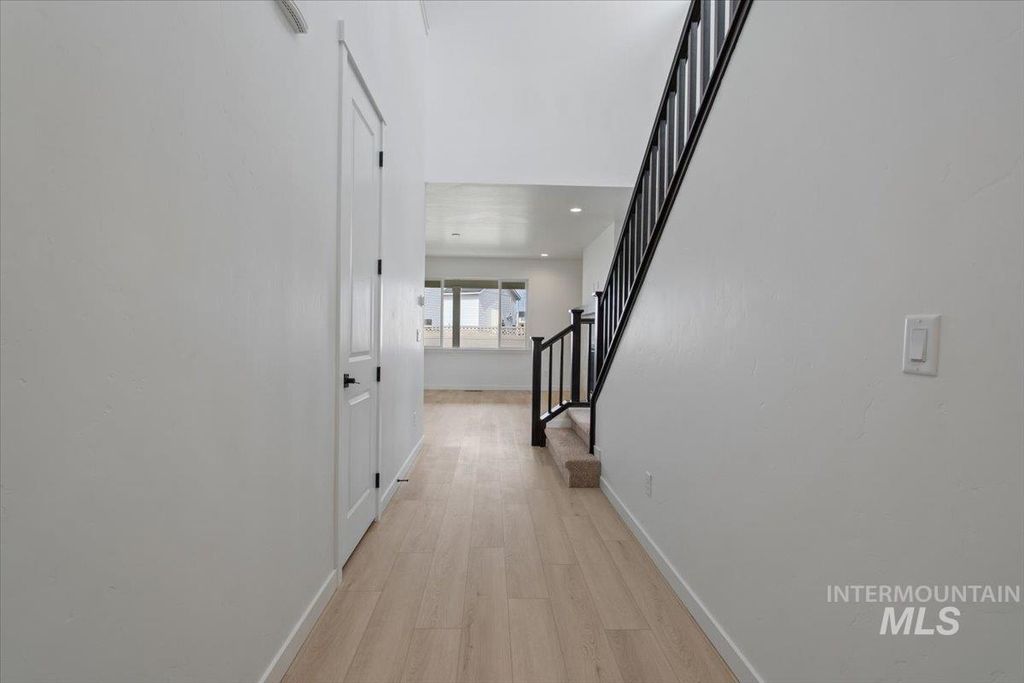 Photo of 2307 N Silver Wolf Pl, Star, ID 83669 (MLS # 98963300)