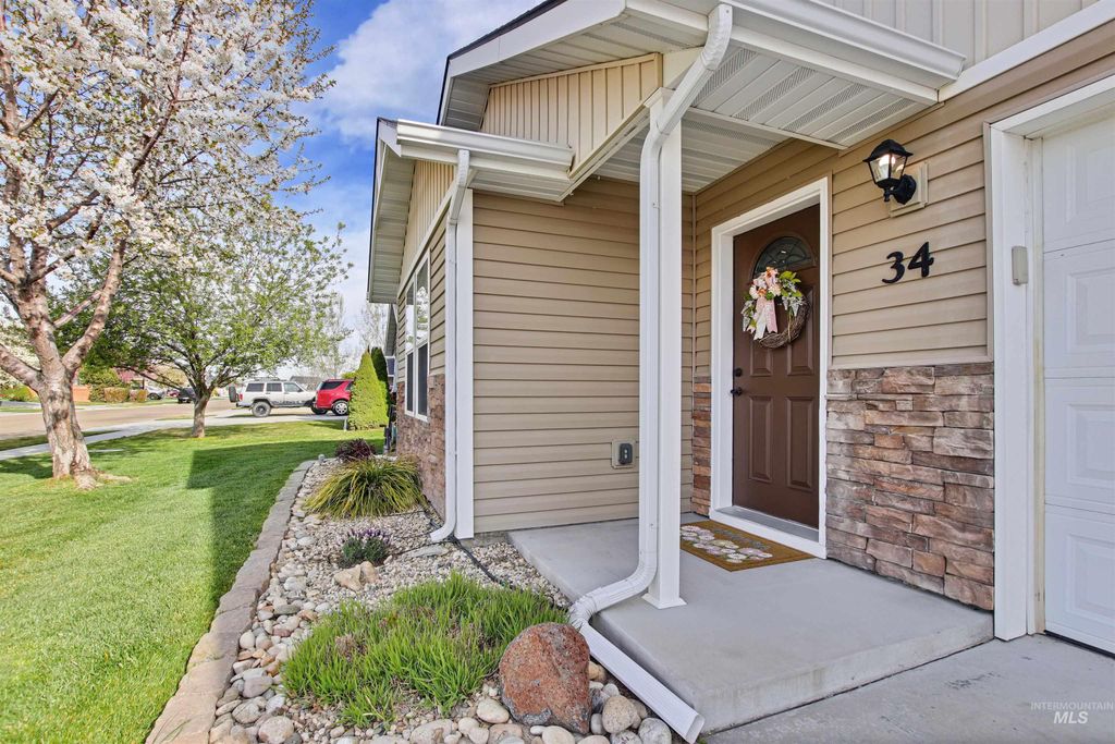 Photo of 34 N Granite Falls Dr, Nampa, ID 83651 (MLS # 98981259)