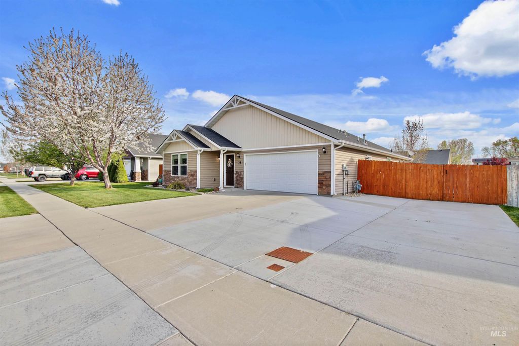 Photo of 34 N Granite Falls Dr, Nampa, ID 83651 (MLS # 98981259)