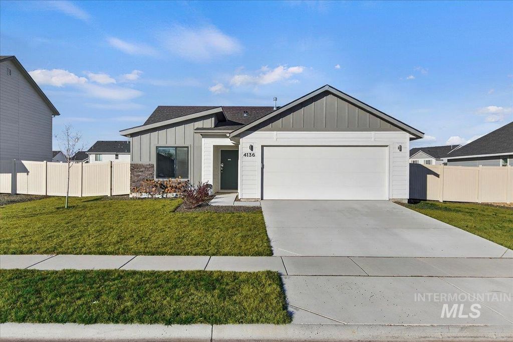 Photo of 4136 E White Plains St, Nampa, ID 83686 (MLS # 98974611)