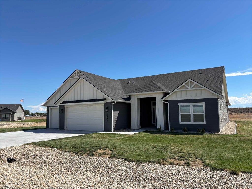 Photo of 4725 Sw Moonlight Court, Mountain Home, ID 83647 (MLS # 98997542)