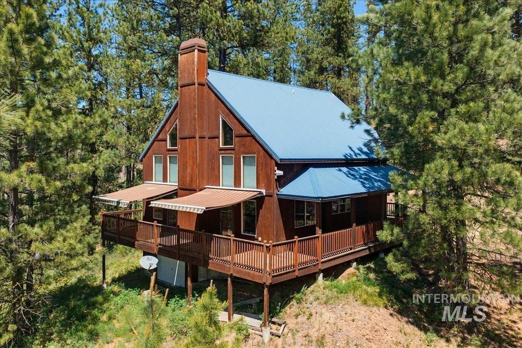 Photo of 51 Ranch Cir, Cascade, ID 83611 (MLS # 98990155)