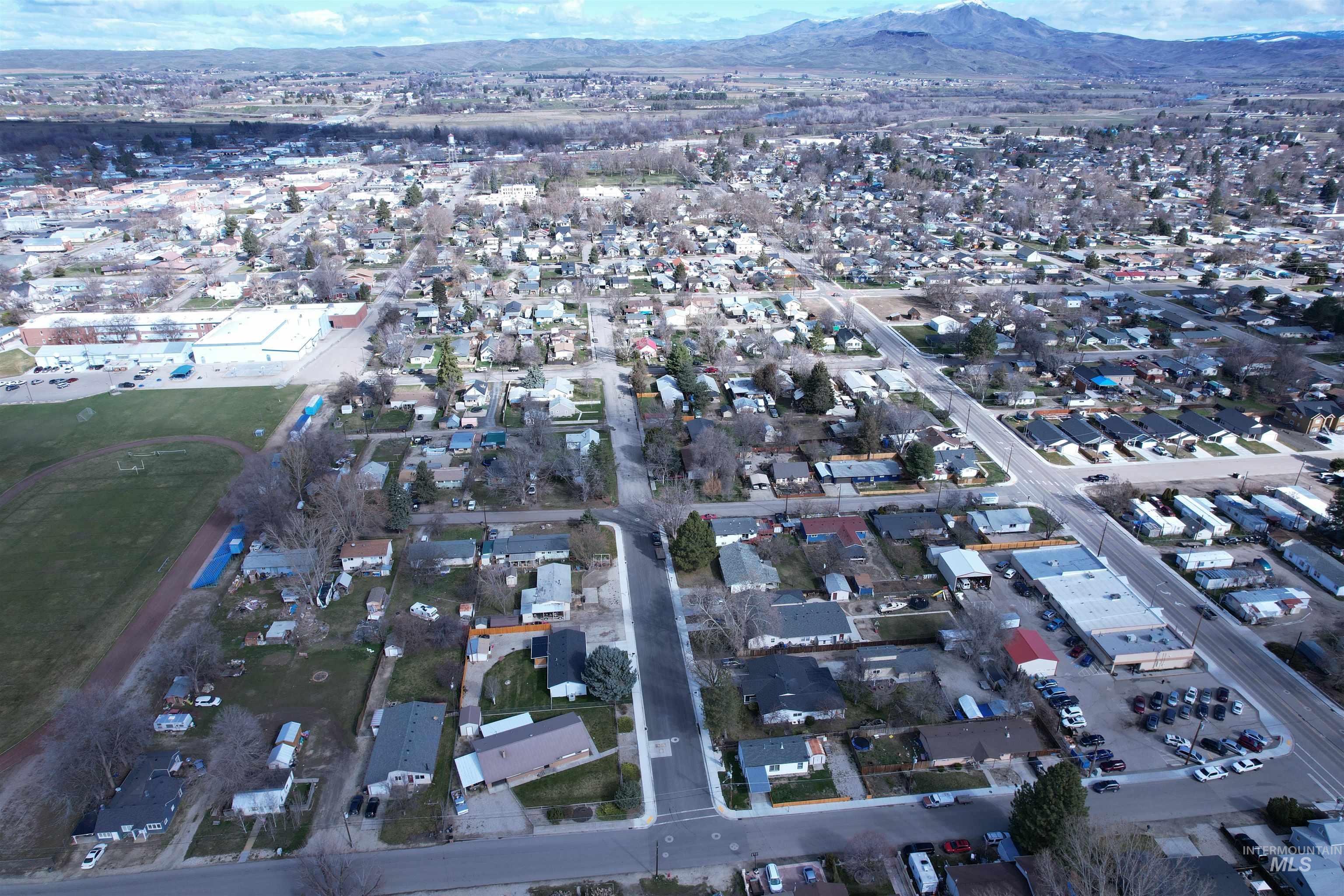 9xx S Hawthorne, Emmett, Idaho image 16