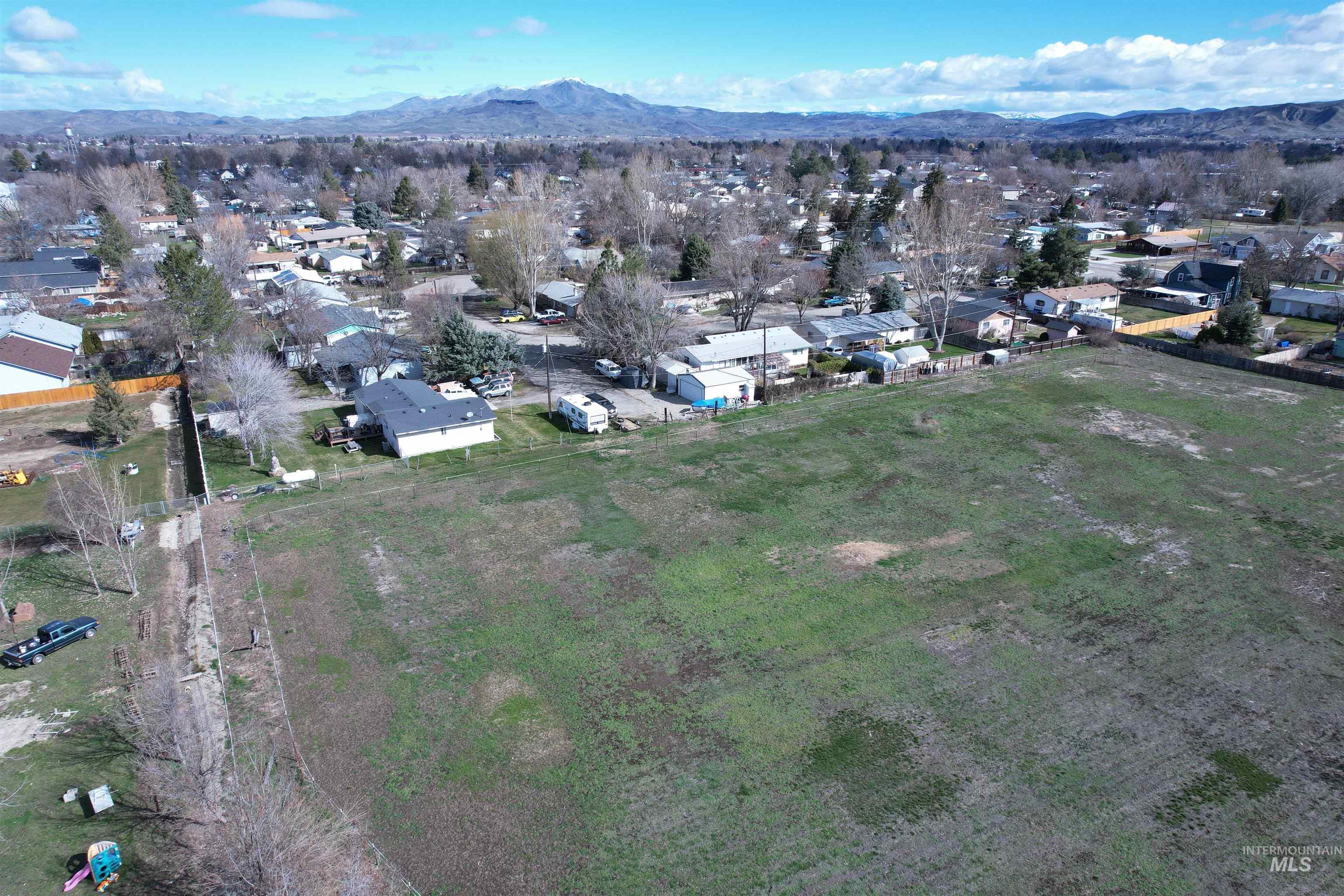 9xx S Hawthorne, Emmett, Idaho image 5