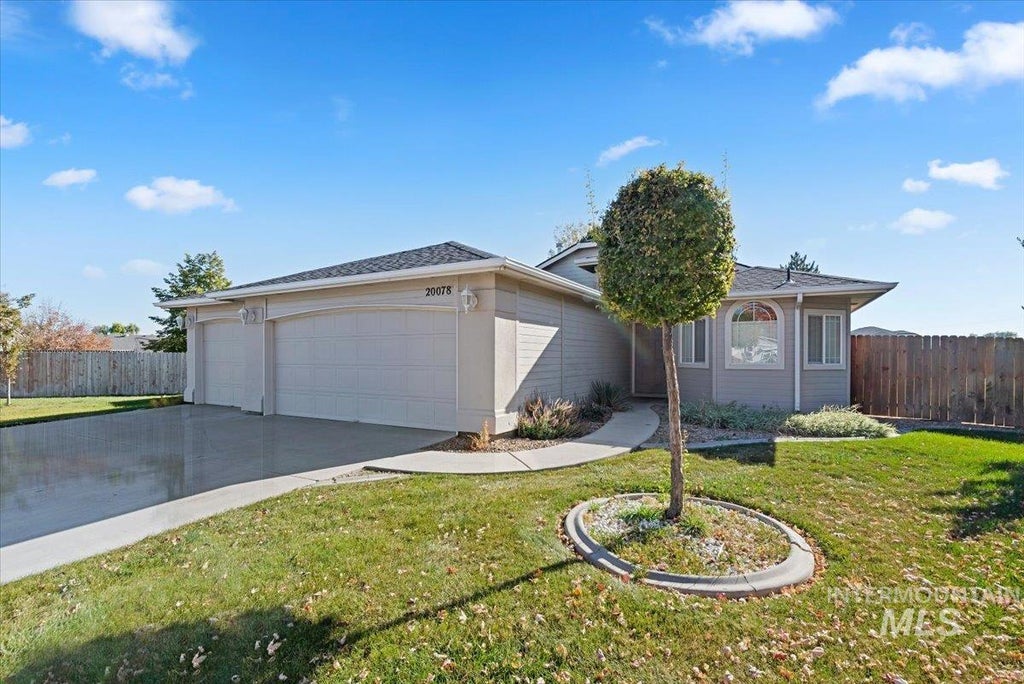 Photo of 20078 Colebrook Ct, Caldwell, ID 83605 (MLS # 99003909)