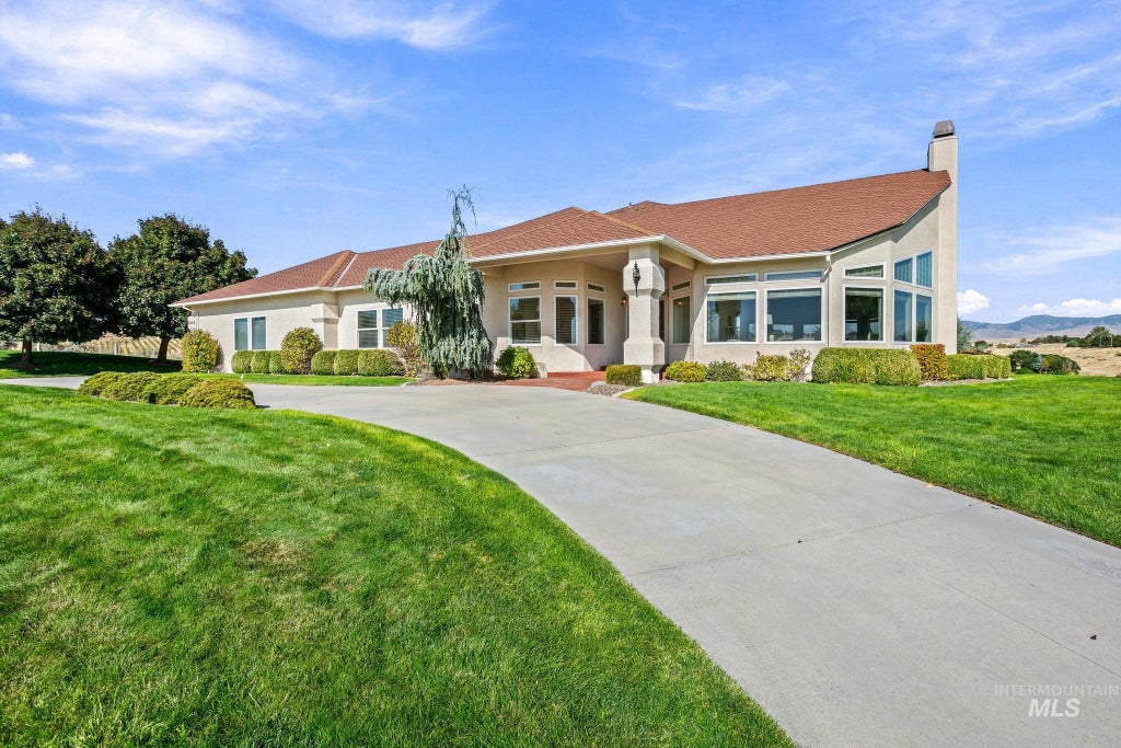Photo of 4822 N Smoky Ridge Lane, Eagle, ID 83616 (MLS # 99001223)