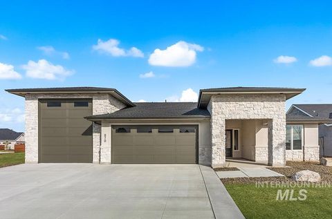 Photo of 870 N Creekwater Ave #Lot 6 Block 5, Eagle, ID 83616 (MLS # 98978612)