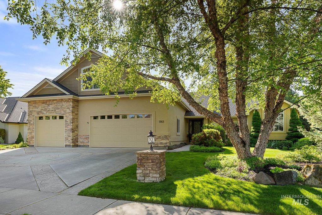 Photo of 1968 S Riverbirch Ave, Eagle, ID 83616 (MLS # 98986083)
