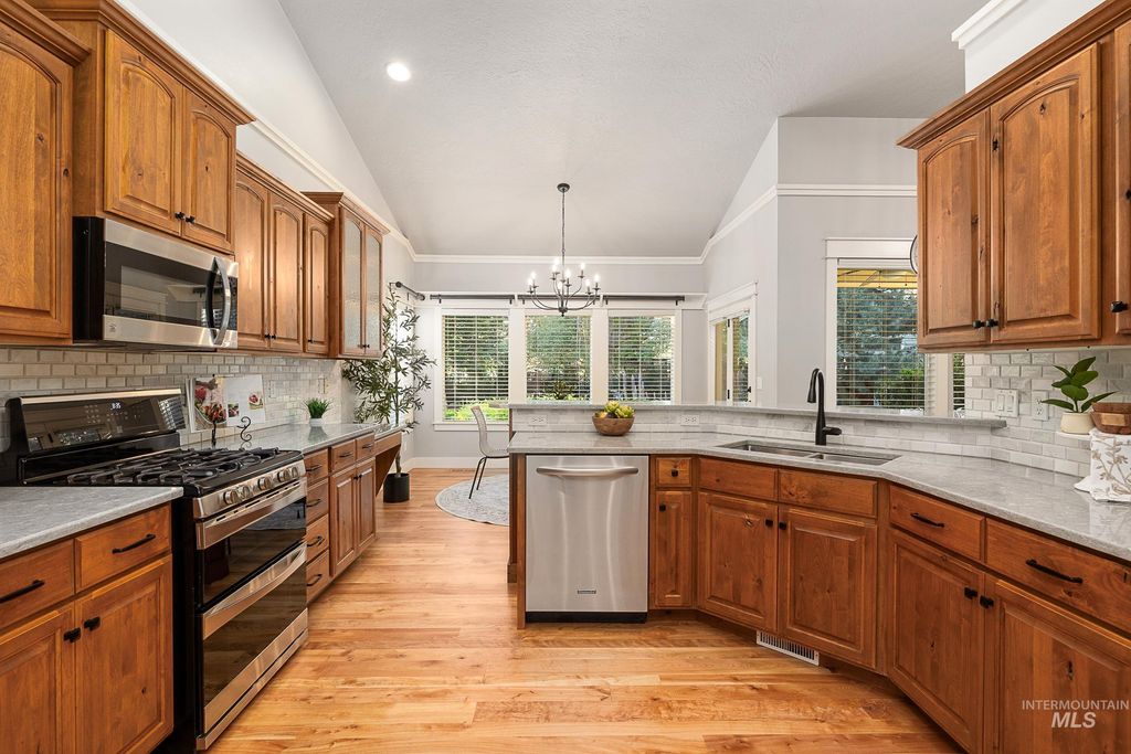 Photo of 1968 S Riverbirch Ave, Eagle, ID 83616 (MLS # 98986083)