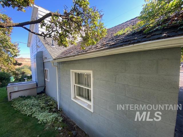 View of side of home