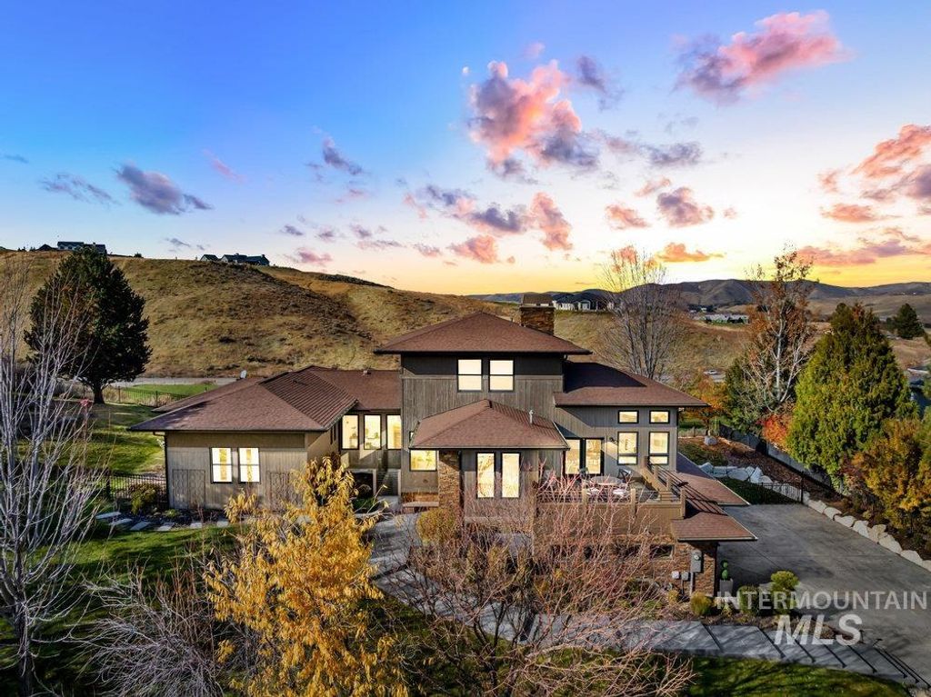 Photo of 13069 N Town Ridge Rd, Boise, ID 83714 (MLS # 98967622)